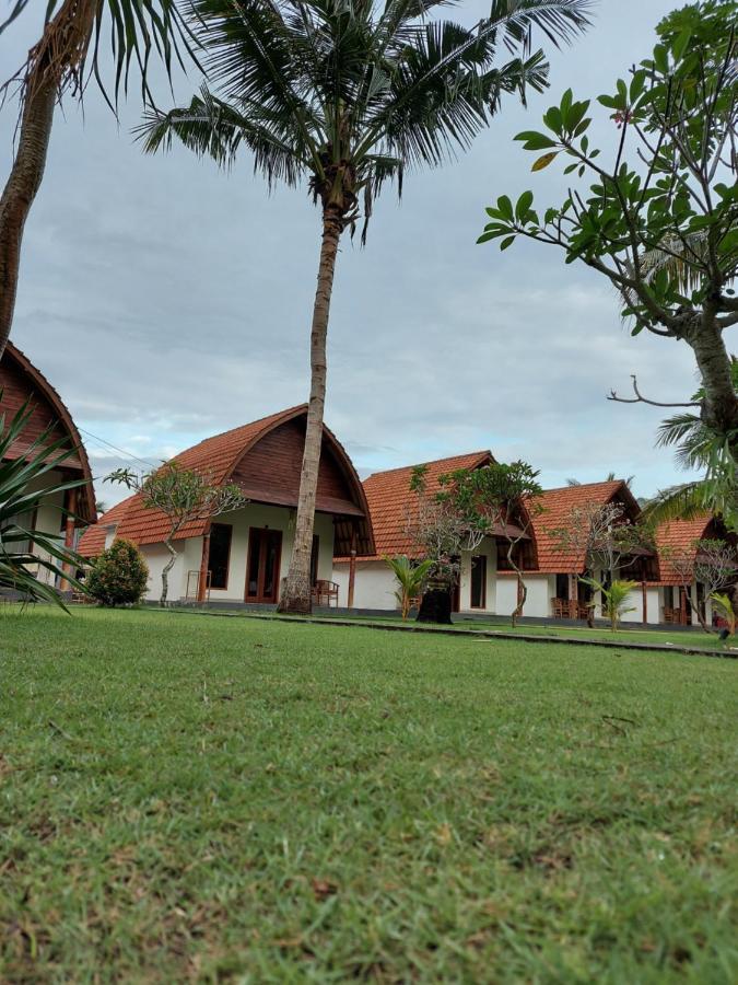 The Tinsi Hotel Toyapakeh Екстериор снимка