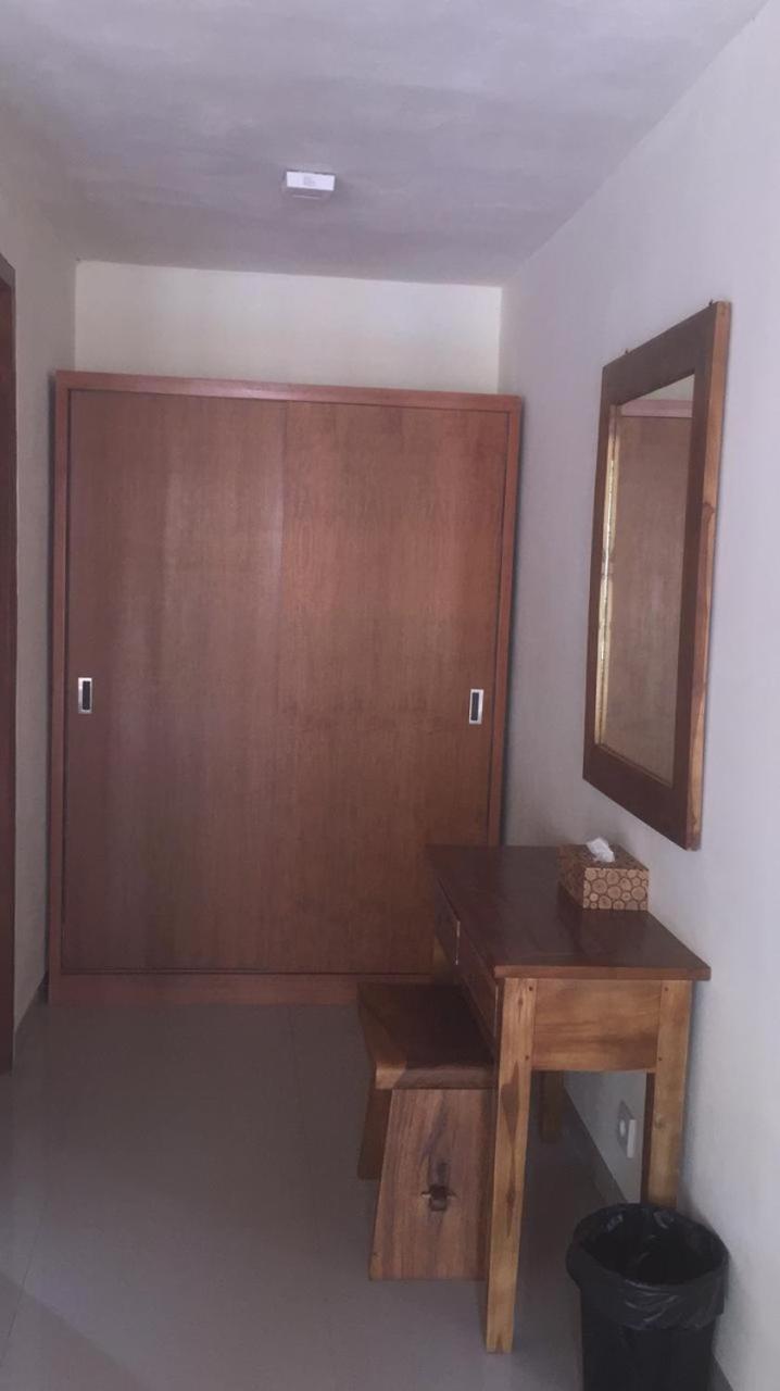 The Tinsi Hotel Toyapakeh Екстериор снимка